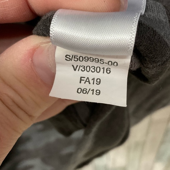 𝅺athleta Grey Camo Lightweight Sweatshirt Sz ST Small Tall - Picture 4 of 4